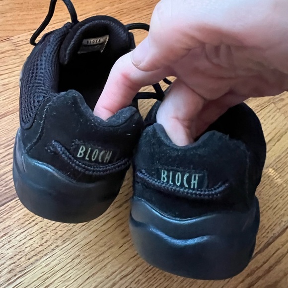 Bloch Black Children’s Performance Mesh Split Sole Dance Sneaker Size 3.5 - Picture 8 of 9